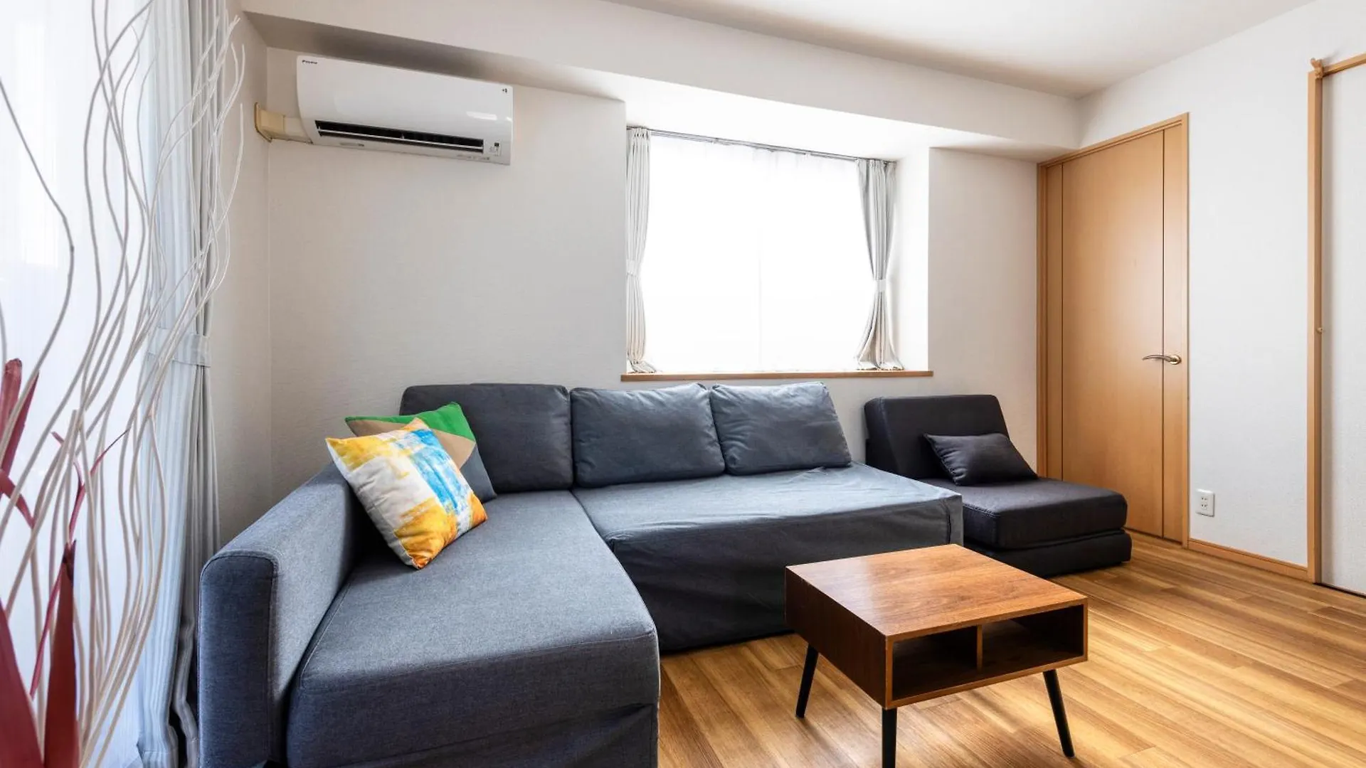 Romantic Flat In The Heart Of Shibuya / 7Min Walk Tokyo Apartment